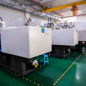 What Is the Production & Custom Process for Our Factory’s Pet Bath Brush with Built-In Shampoo Dispenser7