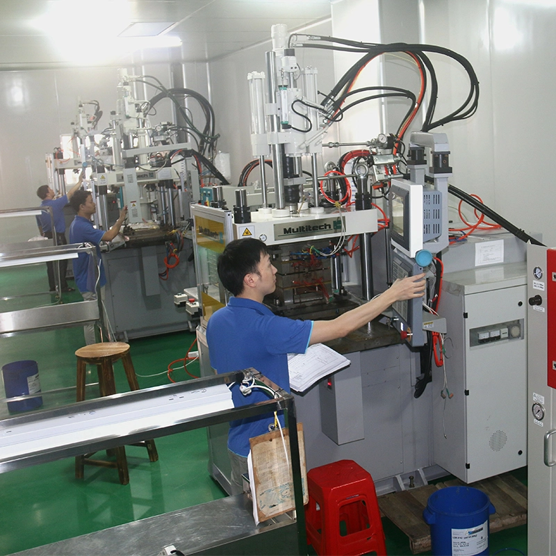 Which Is Better for Grooming Pets — Rubber or Silicone Brushes7